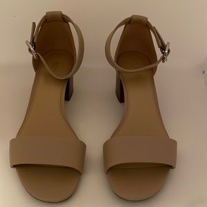Michael Kors ankle strap heeled sandal - size 7.5